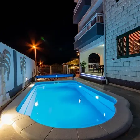 In With Sea View, Terrace, Air Conditioning, W-lan 3553-1 Supetar