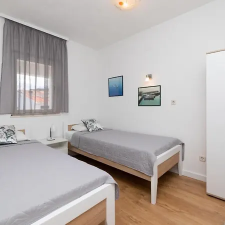 In With Sea View, Terrace, Air Conditioning, W-lan 3553-1 Apartment Supetar