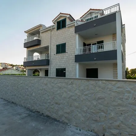 In With Sea View, Terrace, Air Conditioning, W-lan 3553-1 Supetar