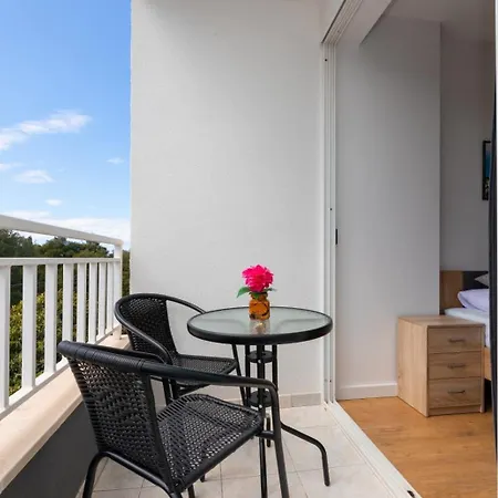 Apartment In With Sea View, Terrace, Air Conditioning, W-lan 3553-1 Supetar