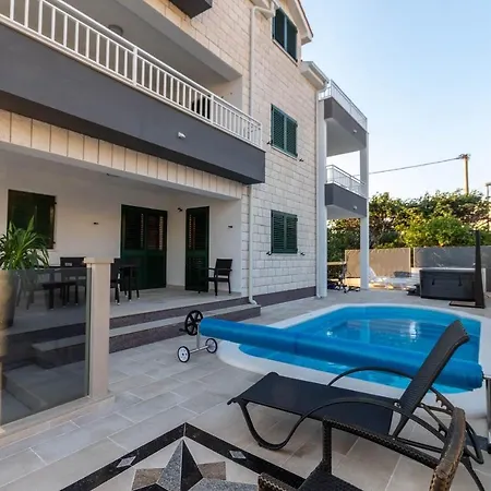 Apartment In With Sea View, Terrace, Air Conditioning, W-lan 3553-1